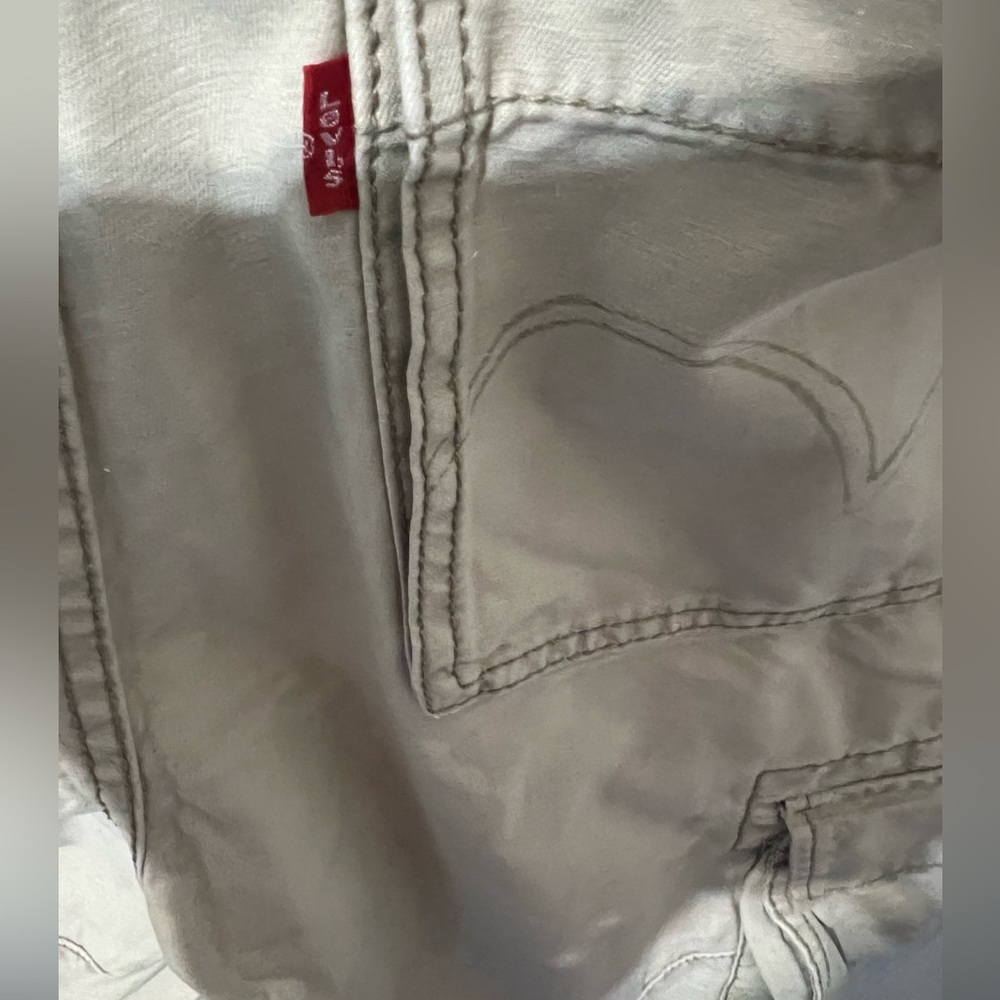 LEVI’S SHORT - Picture 9 of 10